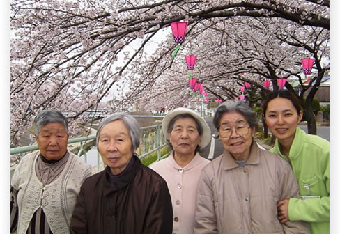 桜の下で