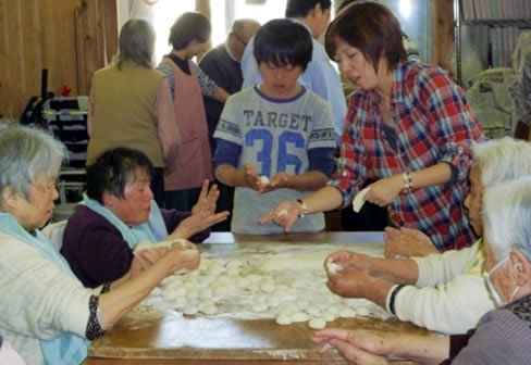 小さなボランティアと一緒に