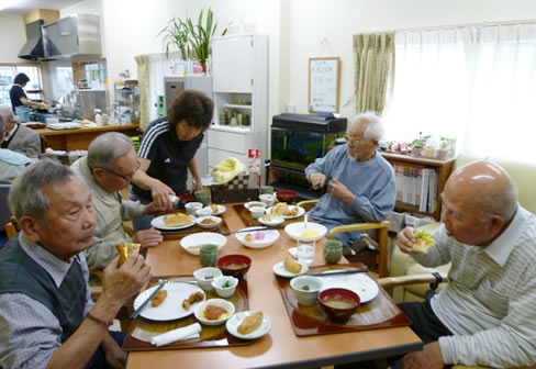 昼食の様子